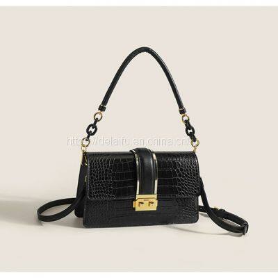 Alligator pattern entry lux underarm chain handbag small square bag for lady