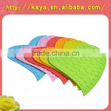 OEM 3d embossed plastic non slip pad