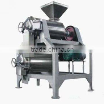 Stoning and pulping machine suitable for mango, peach, apricot, red bayberry and so on