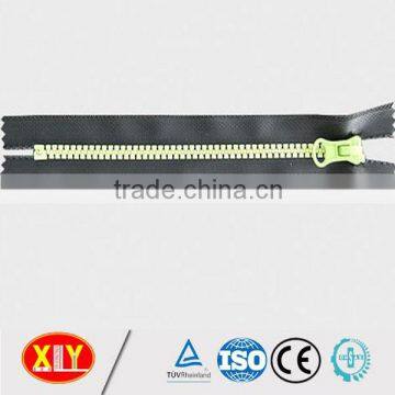 2015 shenzhen xly normal slider thumb puller plastic zipper