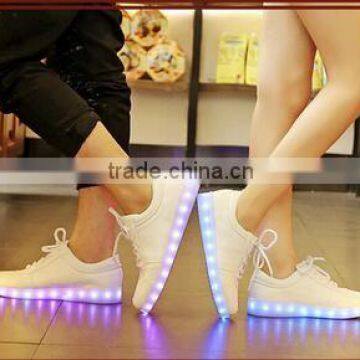 Factory Price Hot Selling Style Colorful Running Sport Shoes Women And Man LED Light Shoes Adult LED Light Up Shoe