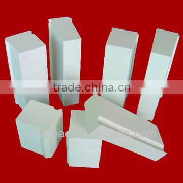 High alumina light weight thermal insulating brick