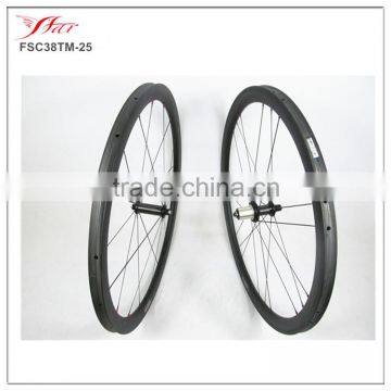 38mm 25mm road carbon wheels with R36 hub powerway with Sapim cx-ray spokes 18/21H UD matte