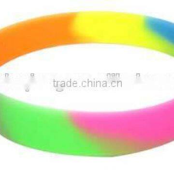 2014 New arrival contrast silicone bracelet