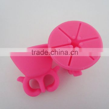 Wholesale Fashion Shape customized logo silicone Wearable nail polish holder ring