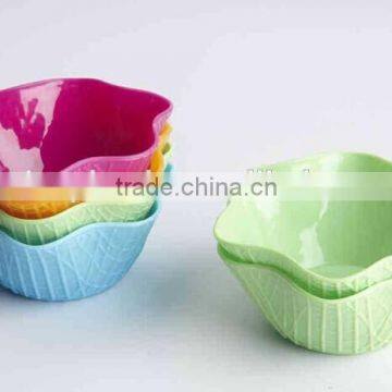 Flower shape solid plastic ice cream serving bowl