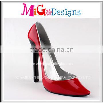 Self-designed Polyresin Wine Rack Shoe Shaped Display OEM