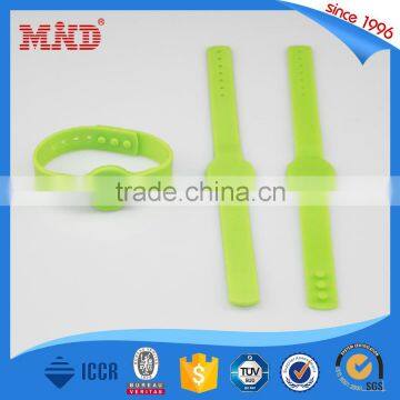 MDSW53 13.56KHZ Ntag 203 chip Waterproof Silicon WRISTBAND for Events