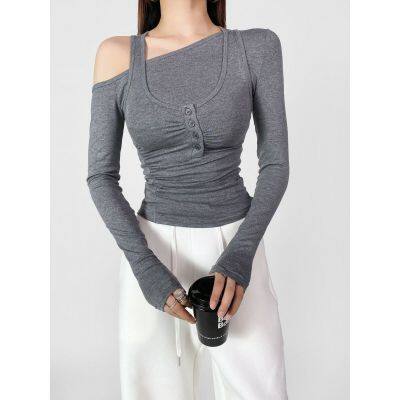 Sexy Girl Wearing Multiple Layers With a Necklet, a Strapless Backless Top, a Short-sleeved Top With a V-neck and a Long-sleeved Base Layer T-shirt for Autumn Fashion Sets, Trendy and Stylish. photo-3