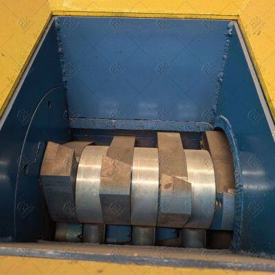 Soft Material Spiral Shredder Textile Fabric Shredding Machine photo-4