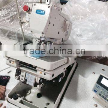 Whole Set Button Holer Industrial Sewing Machine for Garment Factory photo-3