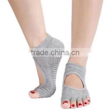 New Products 2016 Non Slip Custom Short Yoga Toe Socks With Grip Pad photo-6