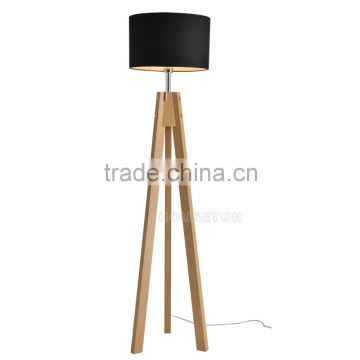 Indoor lighting fabric lampshade wooden tripod floor lamp,wooden tripod floor lamp,tripod floor lamp F1018