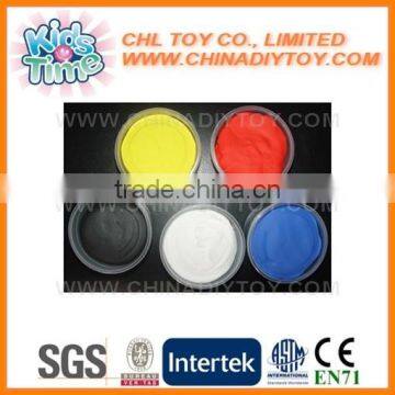 Colorful bounce putty with molds