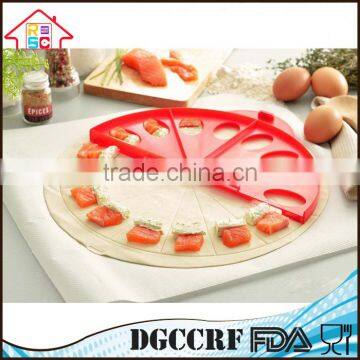 NBRSC Plastic Kitchen Knife Pastry Bread Cutters Pizza Wheels Croissant Maker photo-2