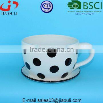 With black polka dots Ceramic cup with saucer for flowers