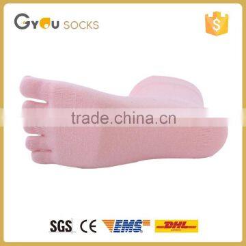 Hot selling 2016 pink solid color knitted five toe socks in high quality