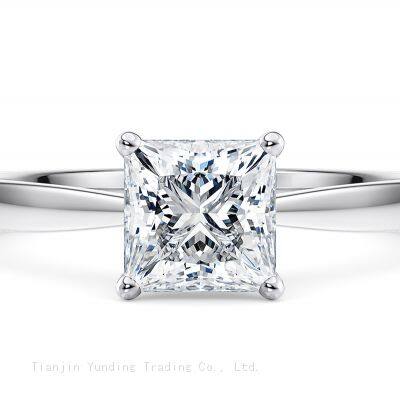 Solitaire princess cut  diamond ring 18K gold IGI certification