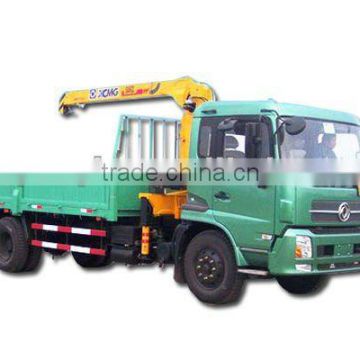 Dongfeng 4*2 Lorry Crane Light Truck for sale