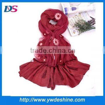 New product fashion daisy embroidered scarf with Chinese knot tassel WJ-670