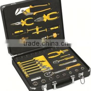 Non sparking hand tool, hand tool set, safety tools