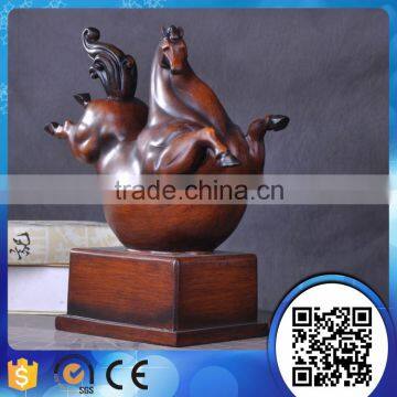 Wholesale home decoration animal craft statues resin horse figurine                        
                                                                                Supplier's Choice