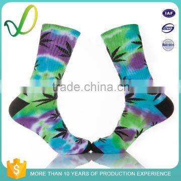 Fashionable Jacquard Top Quality Marijuana Leaf Stock Sock Wholesale Sports Socks