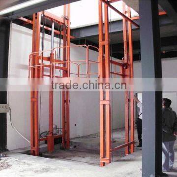 Hydraulic guide rail vertical platform lift