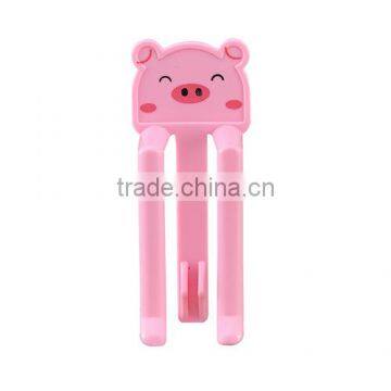 Cartoon pig shaped dust bin garbage bag clamp