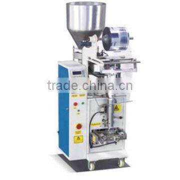 Best price small vertical snack food /potato chips packing machinery in china