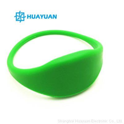 Custom Logo Printing FM08 NFC Bracelet RFID Silicone Wristband for GYM Fitness Center