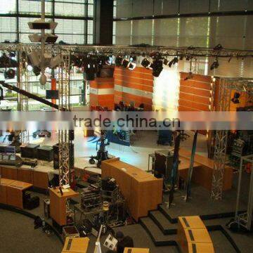 Aluminum mini truss and trussing roofing system with stage for fashion show