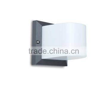 4042B wall & ceiling light