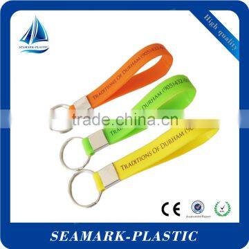 2016 promotional gifts custom logo stylish silicone wrist keychain