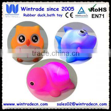 Rubber shark/owl/turtle shaped baby bath light led flashing toy