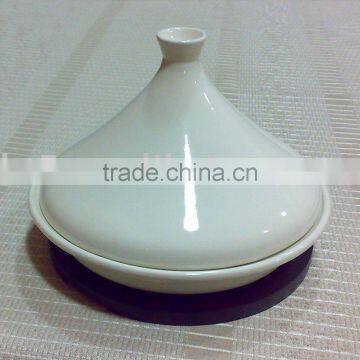 Ceramic tajine with wooden tray