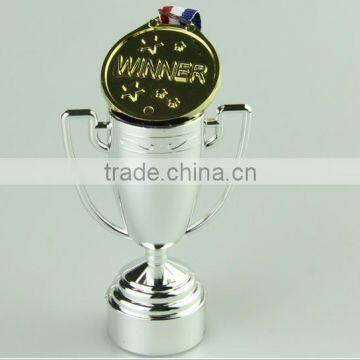 2017 Early Childhood Toys 6pcs Plastic Party Trophy&medal Set photo-3