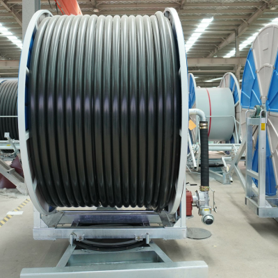 Turbine Operated Traveling Reel Sprinkler Irrigation Equipment Four Speed Direct Connection Integrated For Vast Farmlands Italian Technology