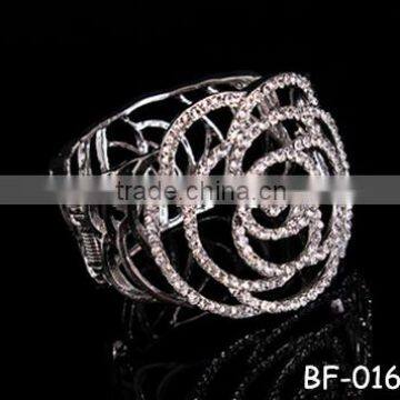 2015 New arrive women bracelet silver plated flower hollow out metal bangle