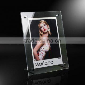 Beautiful Strong Acrylic Plate Stand