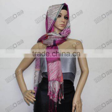 Elegant Jacquard woven shawl