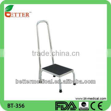 mobile steel step stool with rubber tips