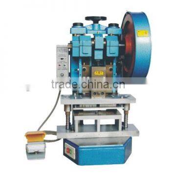 Plastic card cutter