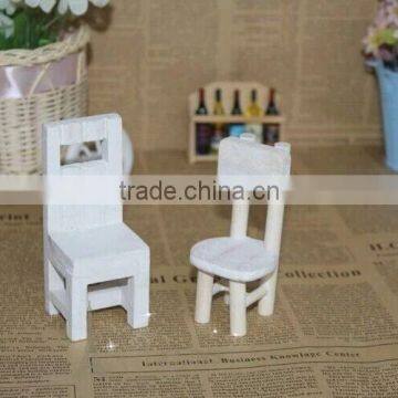 Do the old ZAKKA wooden mini chair toy