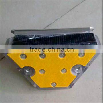 Original Design Solar Road Delineator Post Guardrail for Traffic Safety photo-3