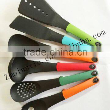 2015 Hot Sale Wholesale Nylon Kitchen Utensils Set Non-stick Pan FDA/LFGB/CE Eco-friendly and Food Garde Colorful With Silicone