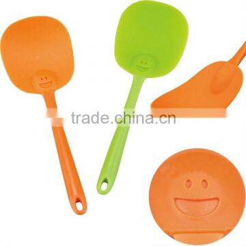 Japsnese silicone kitchenwares cooking utensiles gift items sauce turner smile silicone Spoon