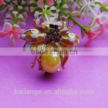 2014 top quality fashion latest design guangzhou wholesale bee brooch