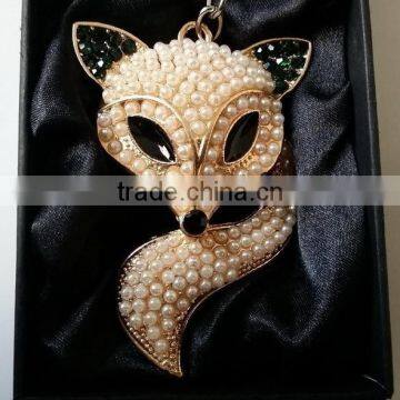 Wholesale Decorative Pearls Jewelled Fox Lowrie Design Metal Alloy Key Chain photo-2