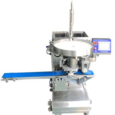 China hot selling egg yolk moocake machine/mochi making machine